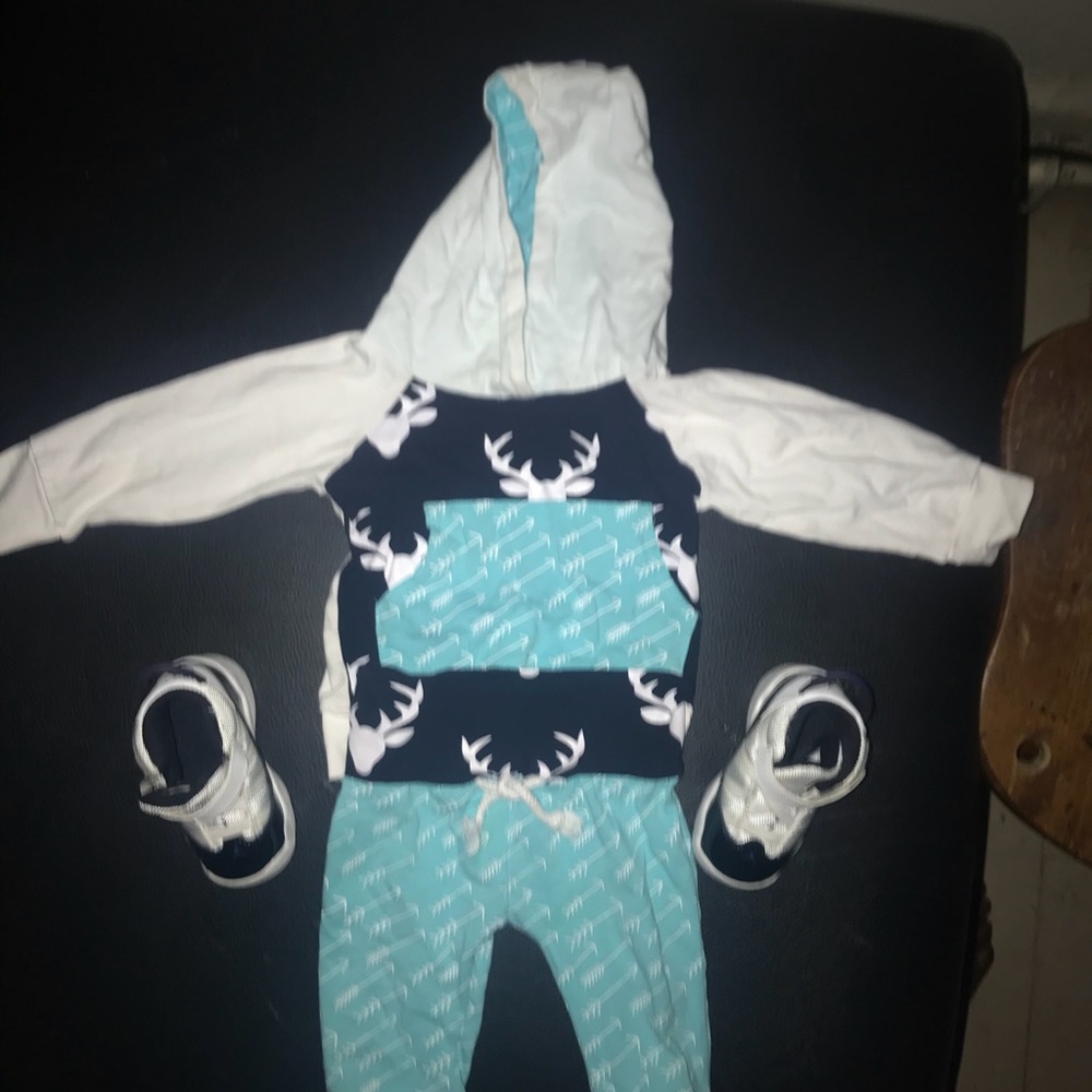 Baby boy sweatsuit outfit - Picture 2 of 4